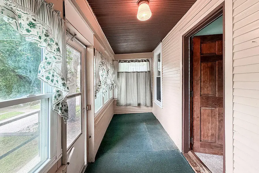 323 Benton Street, Council Bluffs, IA 51503 - #3