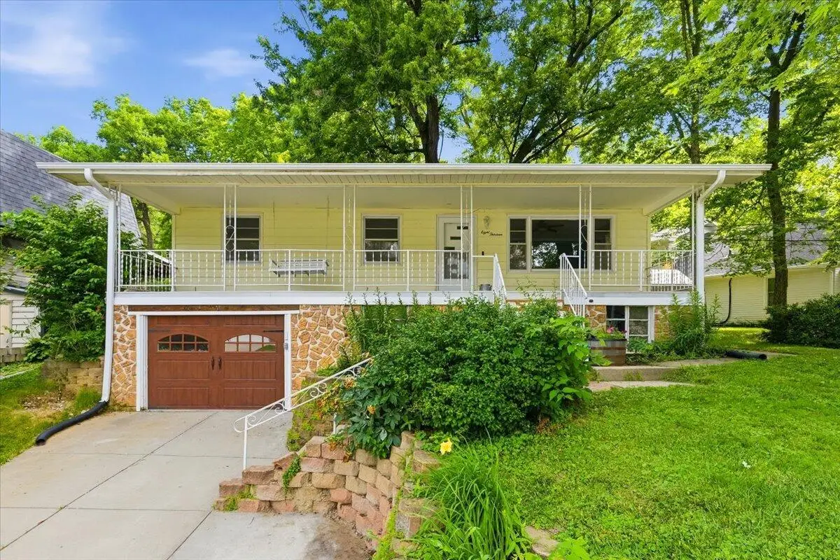 813 Mckenzie Avenue, Council Bluffs, IA 51503 - #1