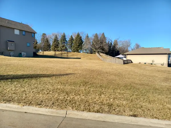 233 East View Drive, COUNCIL BLUFFS, IA 51503