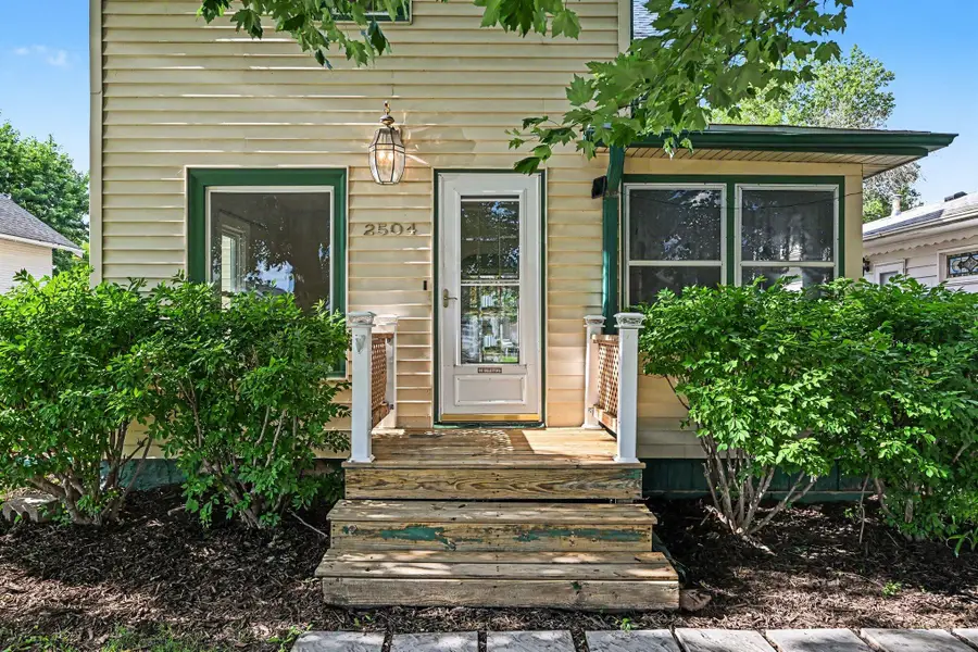 2504 Avenue F, Council Bluffs, IA 51501 - #3