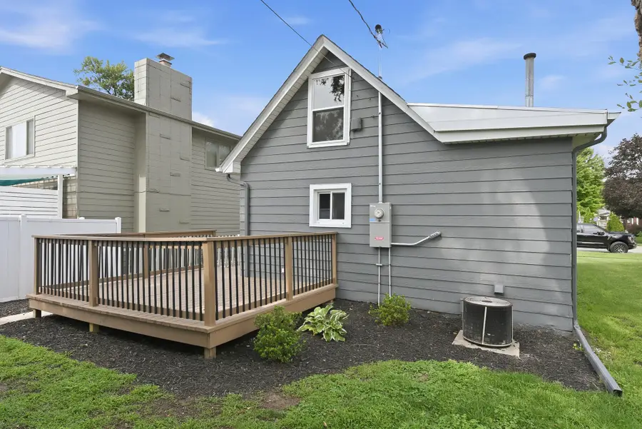 2111 S 10th Street, Council Bluffs, IA 51501 - #2