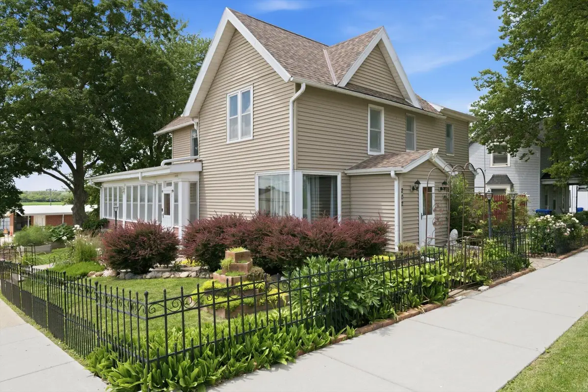202 N Walnut Street, Avoca, IA 51521 - #1