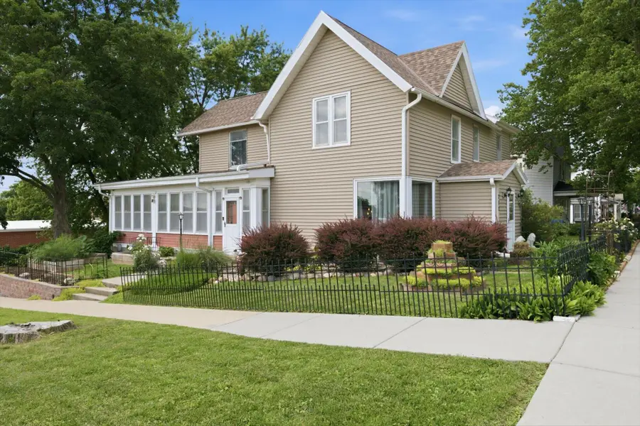 202 N Walnut Street, Avoca, IA 51521 - #2