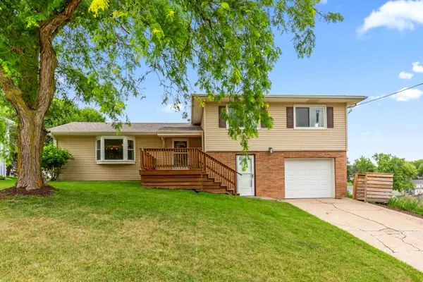 100 Hillside Drive, MINDEN, IA 51553