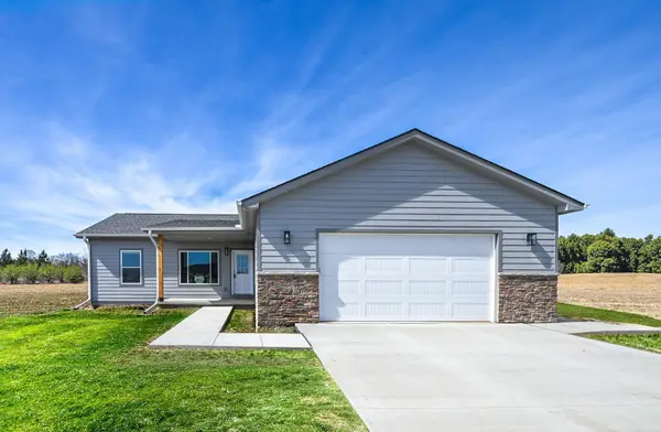 210 Harvest Hills Drive, WOODBINE, IA 51579