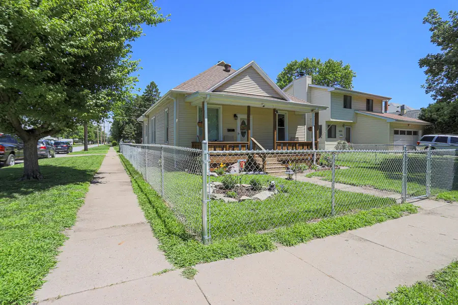 2830 Avenue D, Council Bluffs, IA 51501 - #2