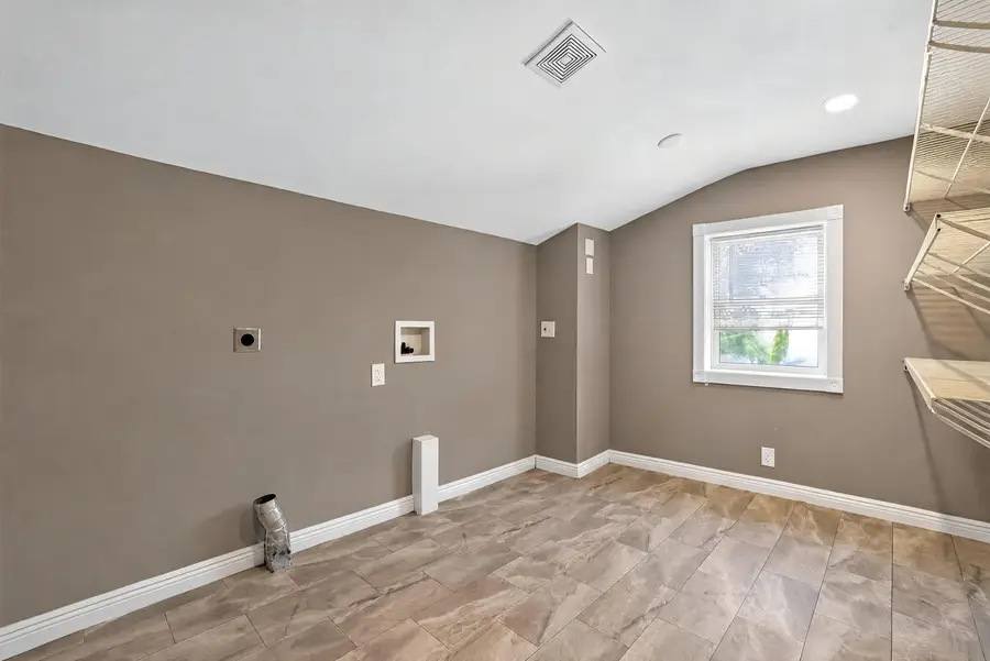 330 Stutsman Street, Council Bluffs, IA 51503 - #3