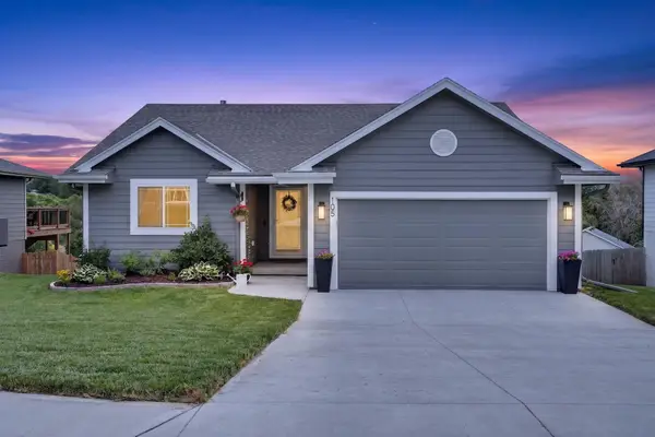 105 Maplewood Circle, GLENWOOD, IA 51534