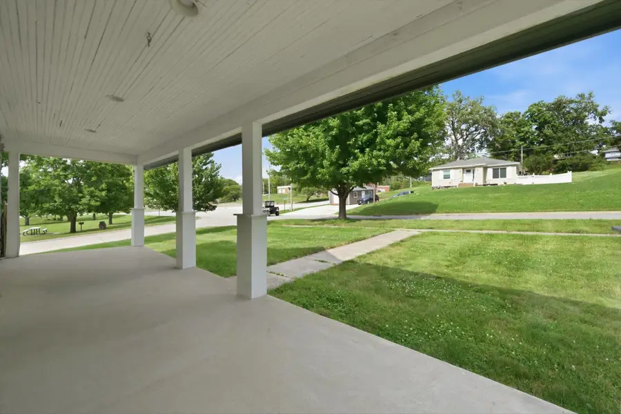 812 N Chestnut Street, Avoca, IA 51521 - #3