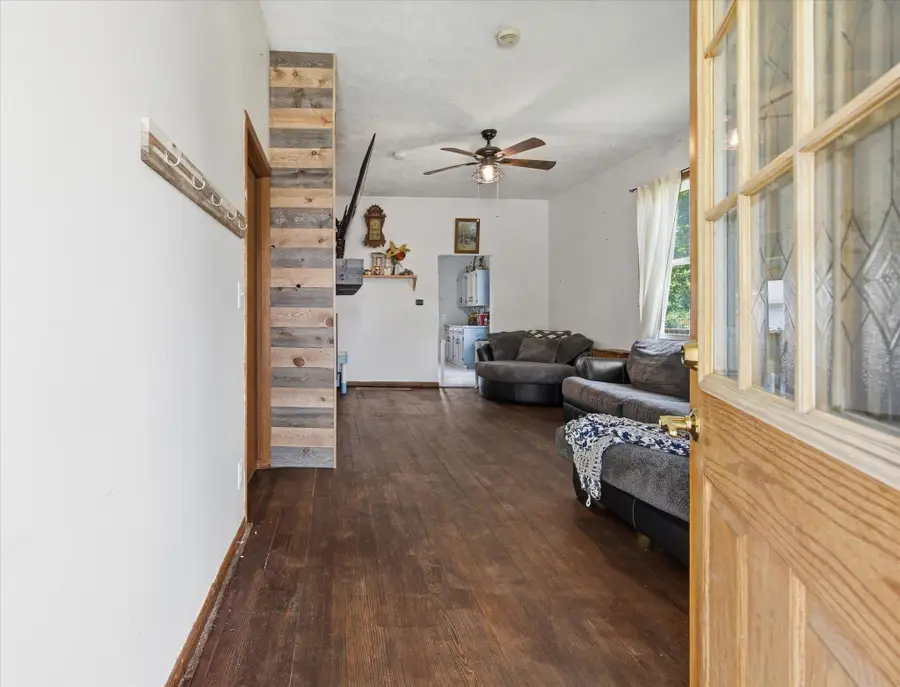 421 N 4th Avenue, Logan, IA 51546 - #2