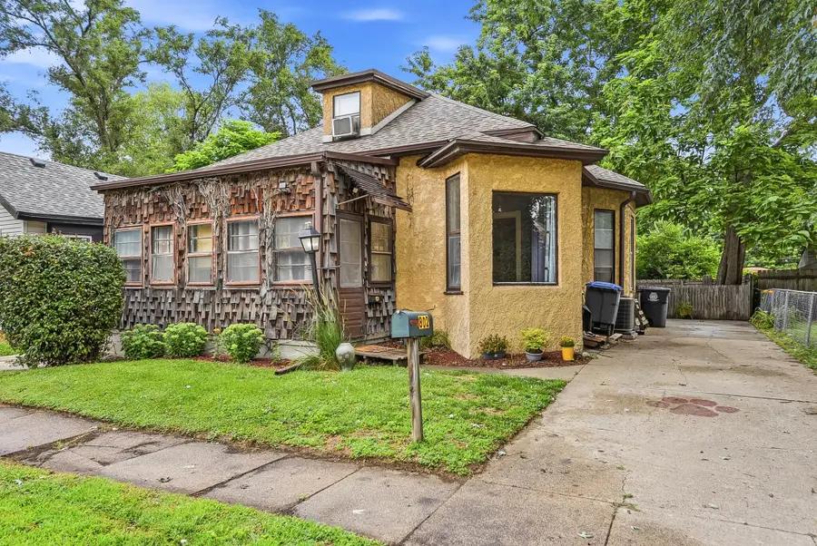 802 Avenue C, Council Bluffs, IA 51503 - #2