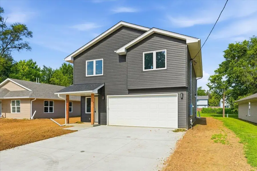 1624 S 11th Street, Council Bluffs, IA 51501 - #2