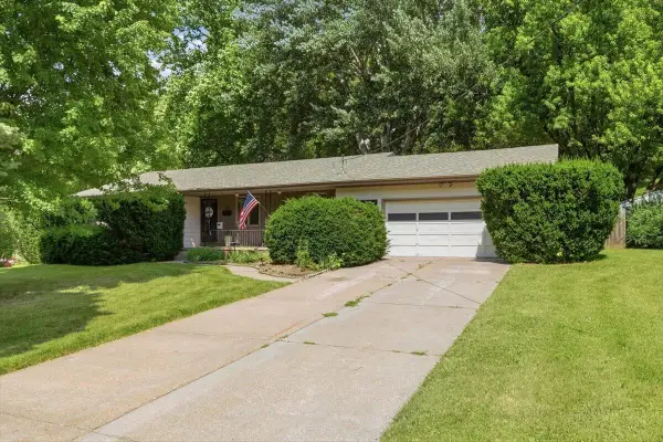 405 Powells Street, CRESCENT, IA 51526