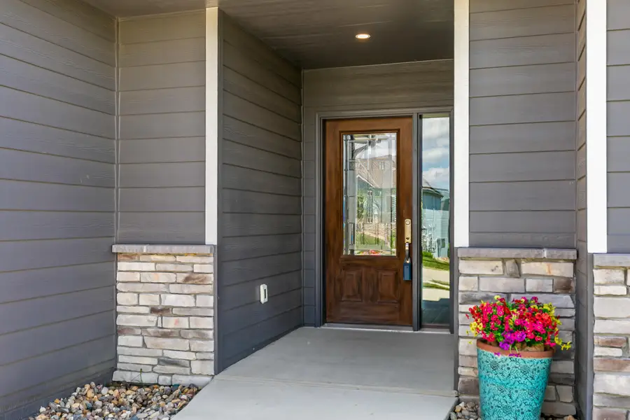 1429 S Larchmont Drive, Council Bluffs, IA 51503 - #2