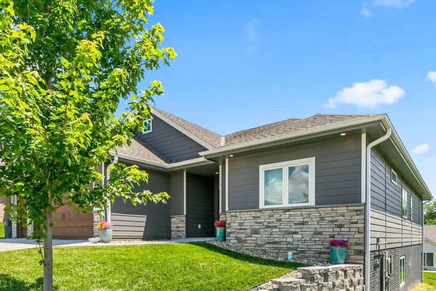 1429 S Larchmont Drive, Council Bluffs, IA 51503 - #3