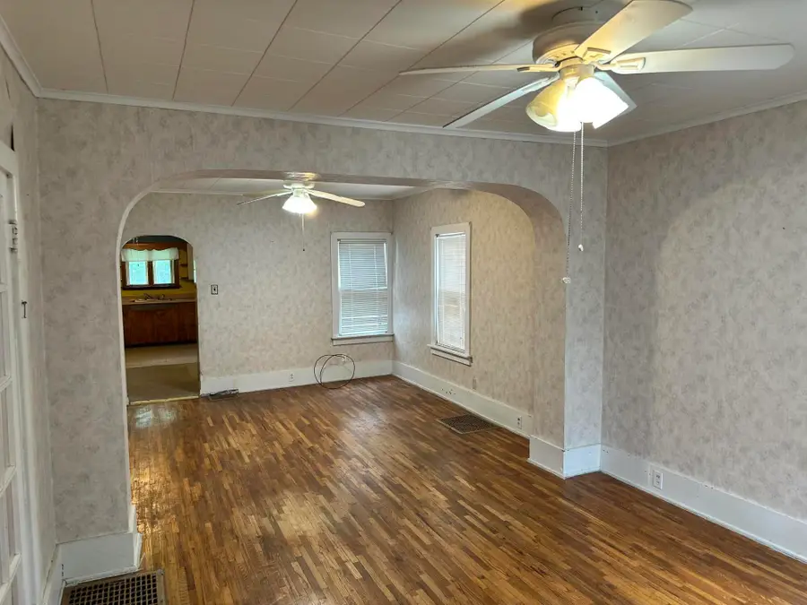 604 W Summit Avenue, Shenandoah, IA 51601 - #3