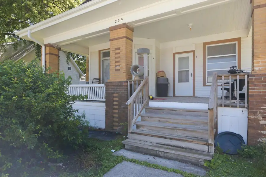 209 N Walnut Street, Avoca, IA 51521 - #3