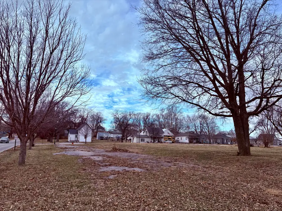 561 S Elm Street, Avoca, IA 51521 - #2
