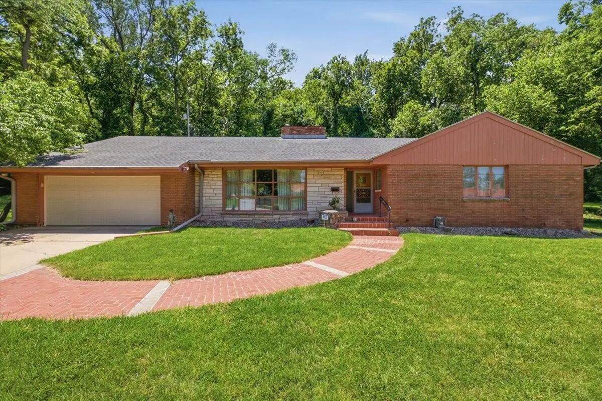 205 Keeline Avenue, Council Bluffs, IA 51503 - #1