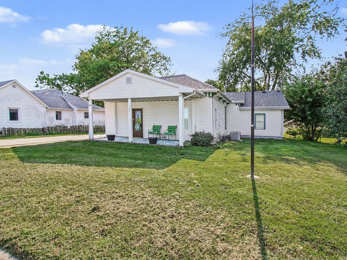 204 Evergreen Street, Shenandoah, IA 51601 - #1