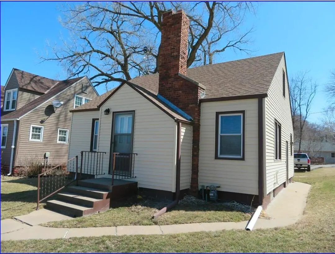 112 N Kearney Street, Oakland, IA 51560 - #1