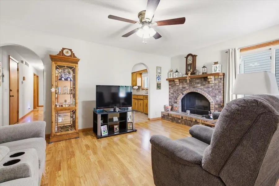 3504 6th Avenue, Council Bluffs, IA 51501 - #3