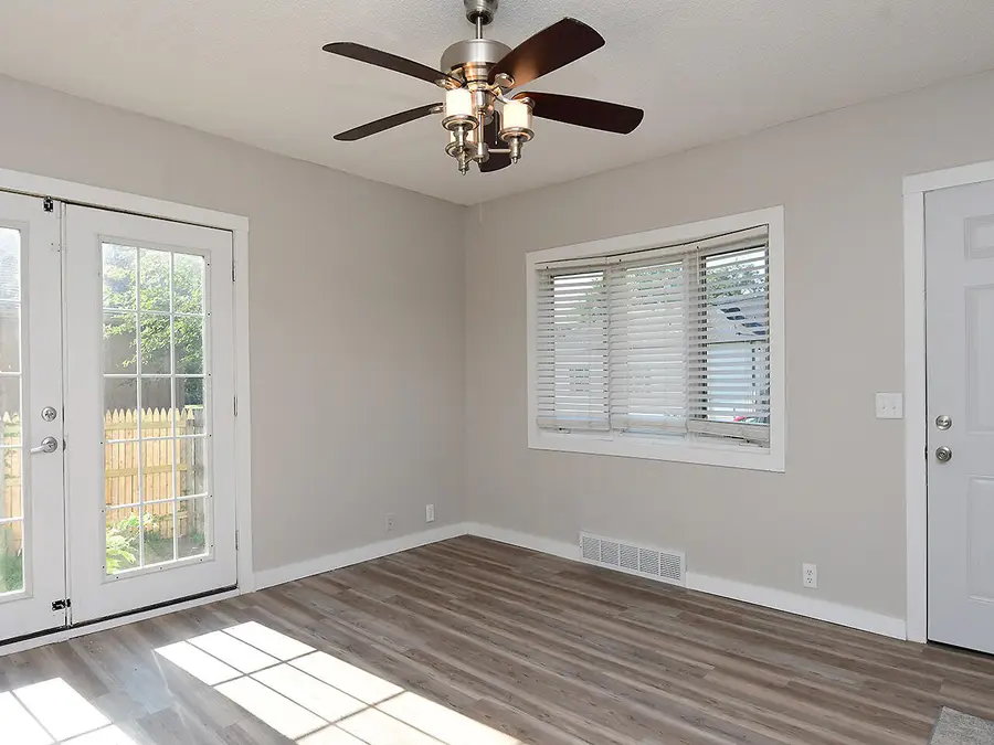 2306 6th Avenue, Council Bluffs, IA 51501 - #3