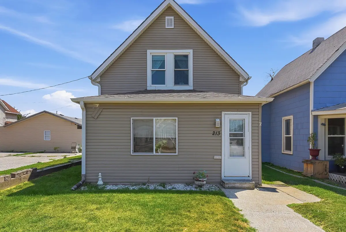 213 16th Avenue, Council Bluffs, IA 51503 - #1
