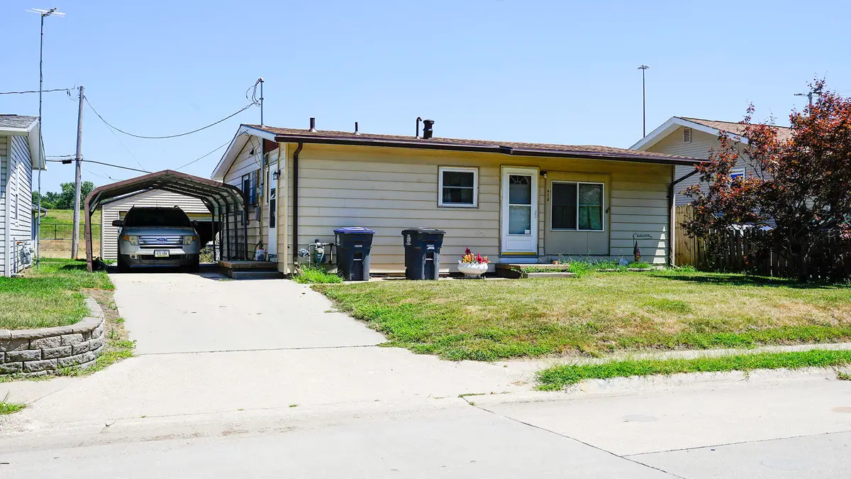 415 N 38th Street, Council Bluffs, IA 51501 - #1