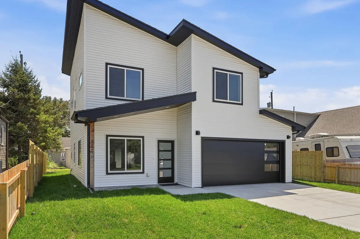 3221 4th Avenue, Council Bluffs, IA 51501 - #1