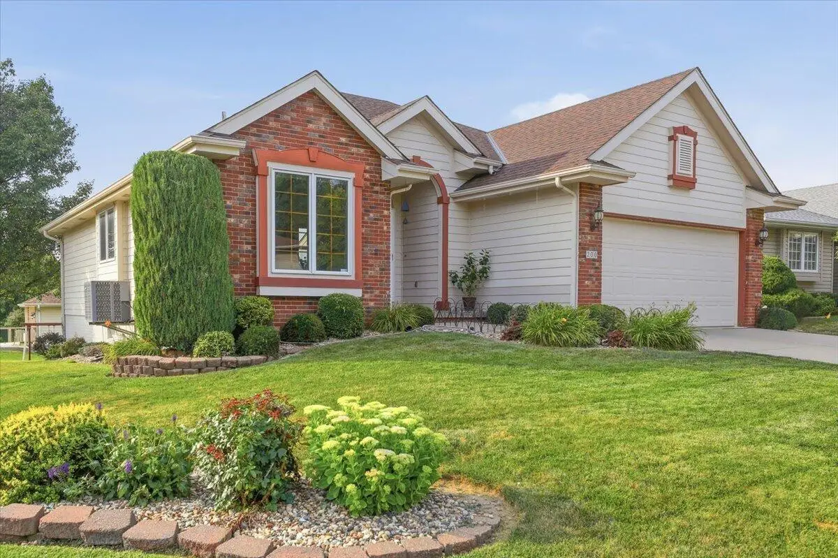200 Winchester Circle, Council Bluffs, IA 51503 - #1