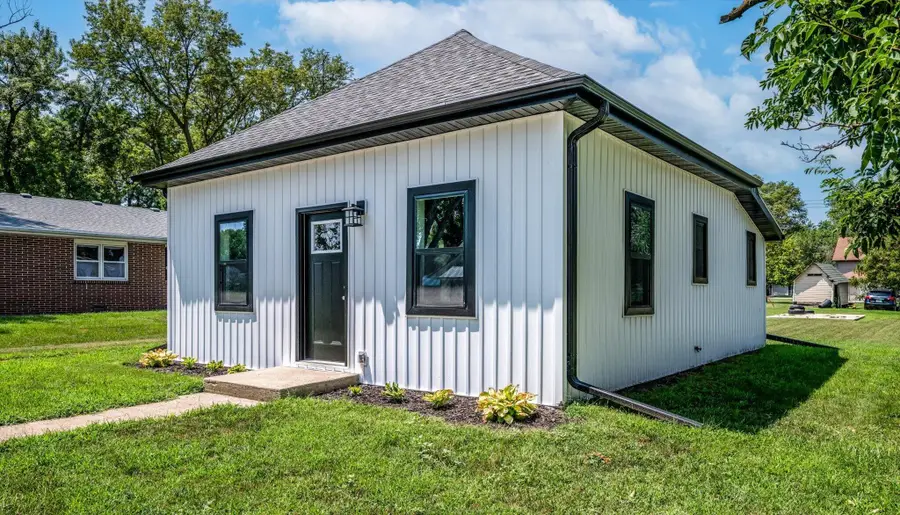 207 N Clark Street, Dow City, IA 51528 - #2