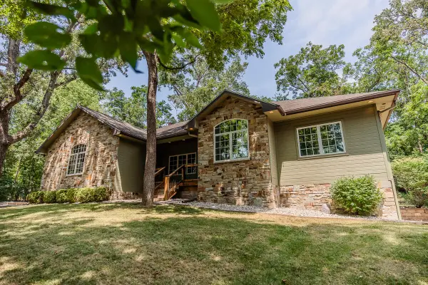 21820 Hawley Road, GLENWOOD, IA 51534