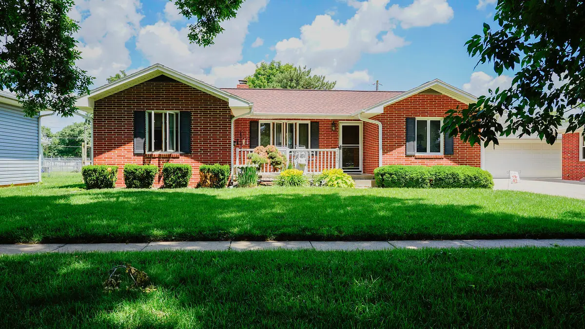 2450 Avenue I, Council Bluffs, IA 51501 - #1