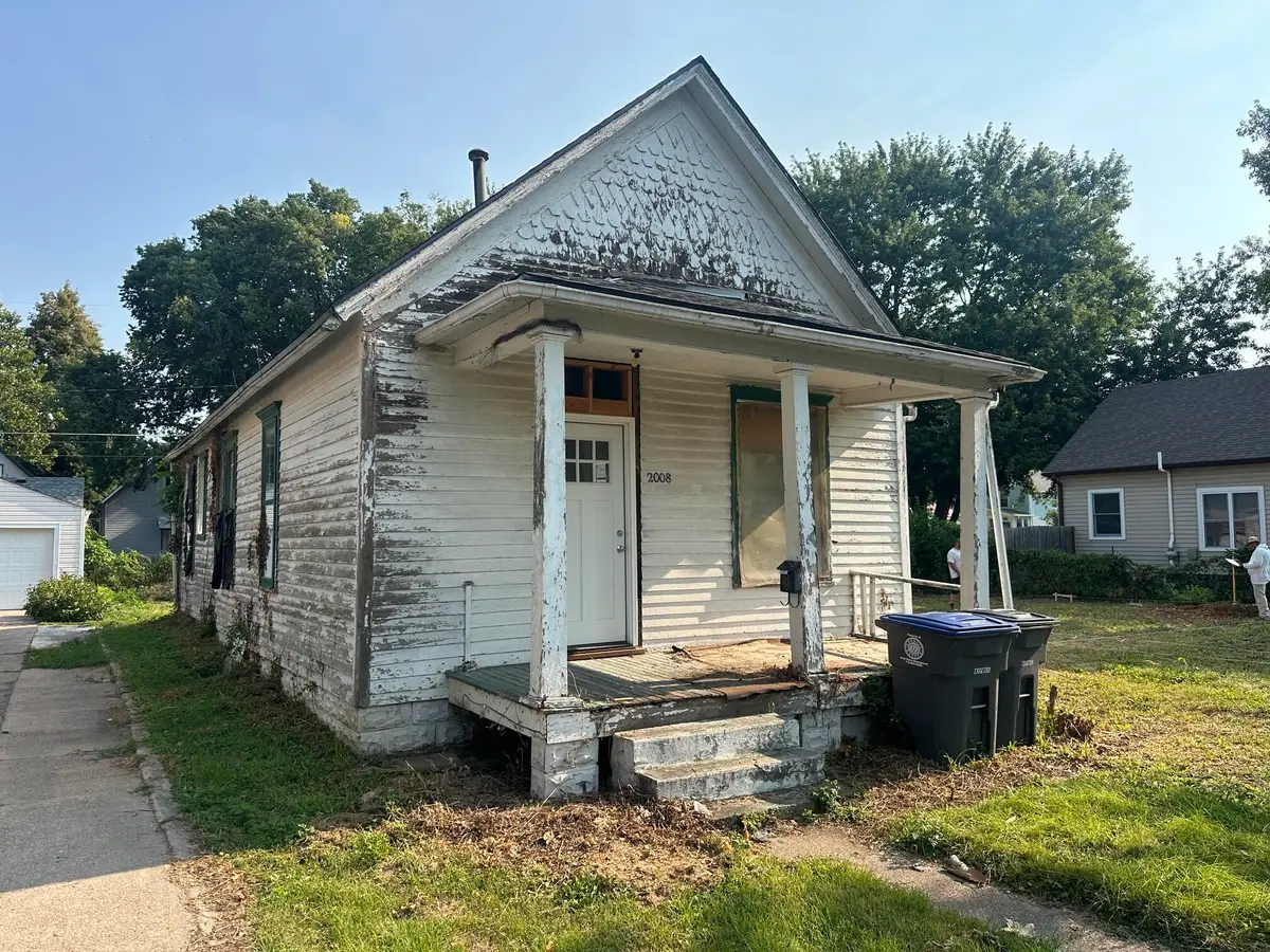 2008 Avenue C, Council Bluffs, IA 51501 - #1