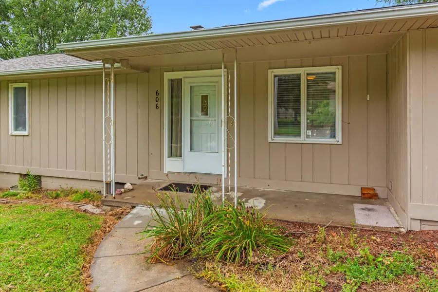 606 N Hazel Street, Glenwood, IA 51534 - #2