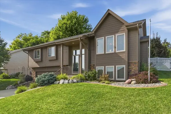 302 Carly Circle, COUNCIL BLUFFS, IA 51503