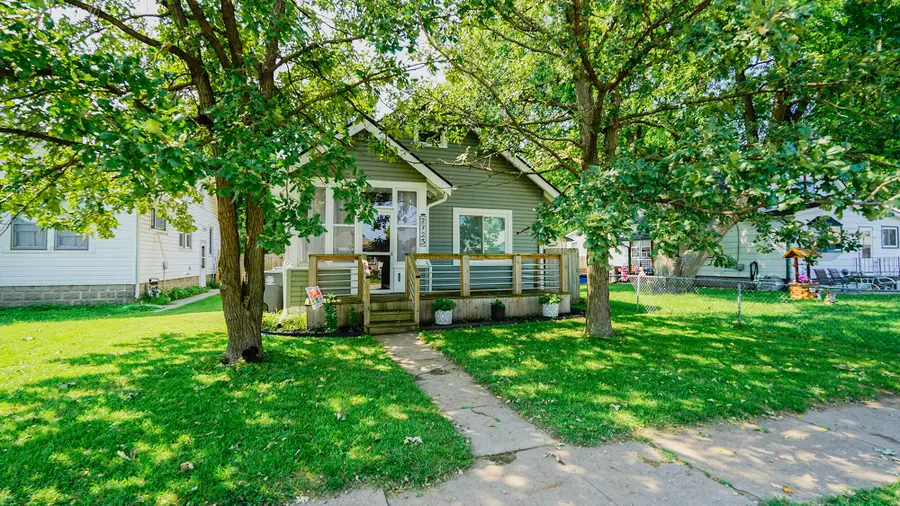 2723 Avenue B, Council Bluffs, IA 51501 - #2