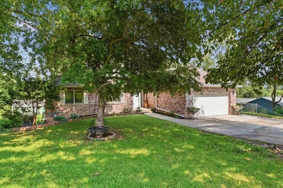 19223 Hawthorne Avenue, Council Bluffs, IA 51503 - #3