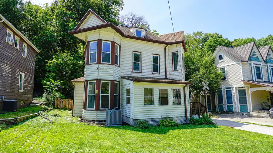 376 Lincoln Avenue, Council Bluffs, IA 51503 - #2