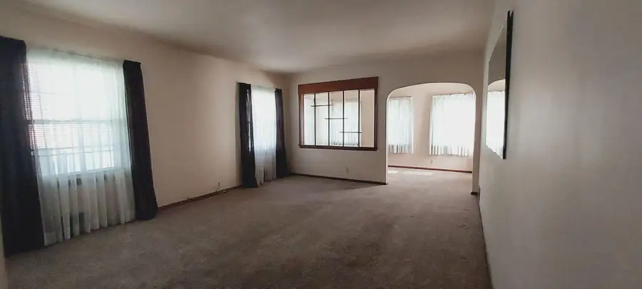 3560 6th Avenue, Council Bluffs, IA 51501 - #2