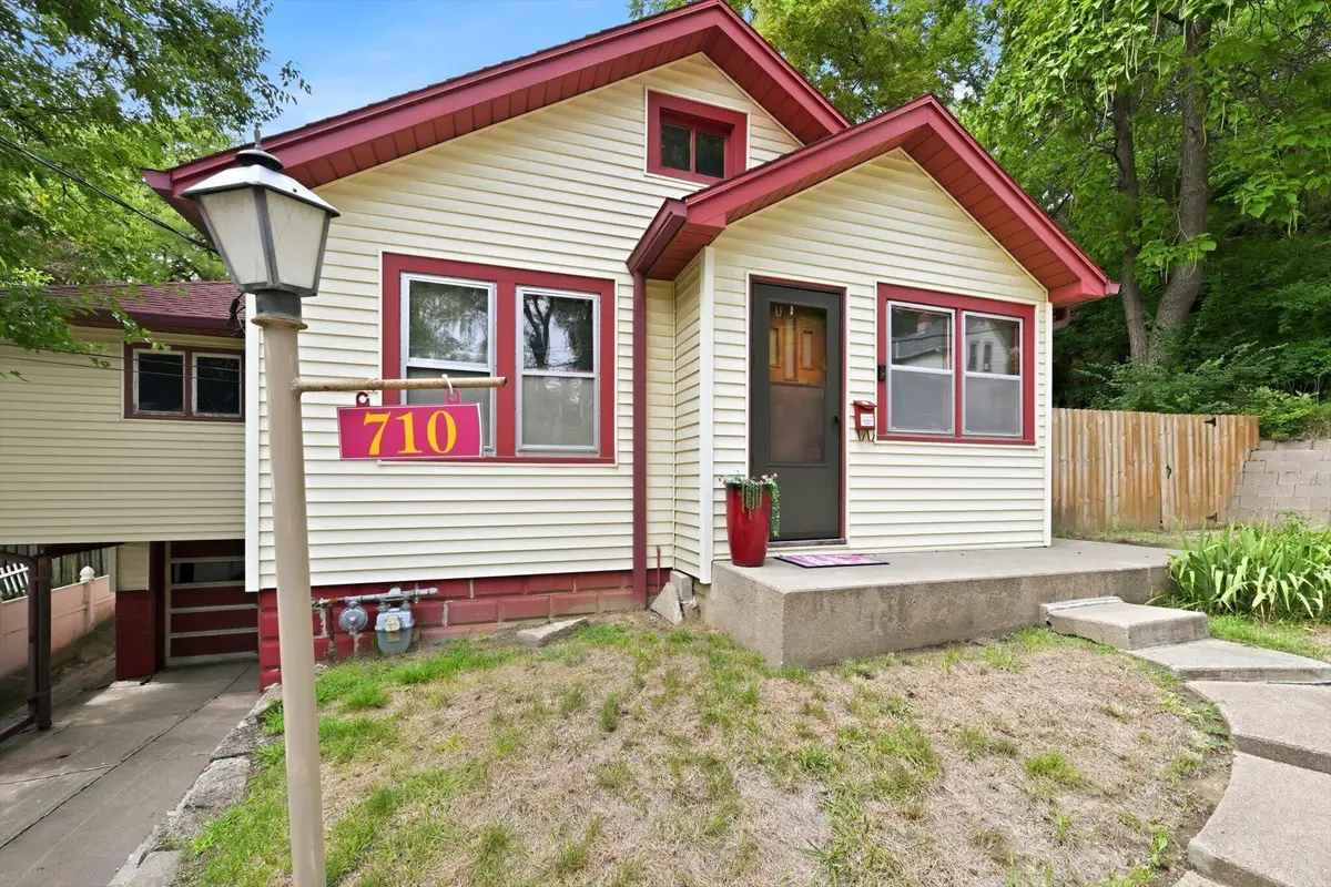 710 Cook Avenue, Council Bluffs, IA 51503 - #1