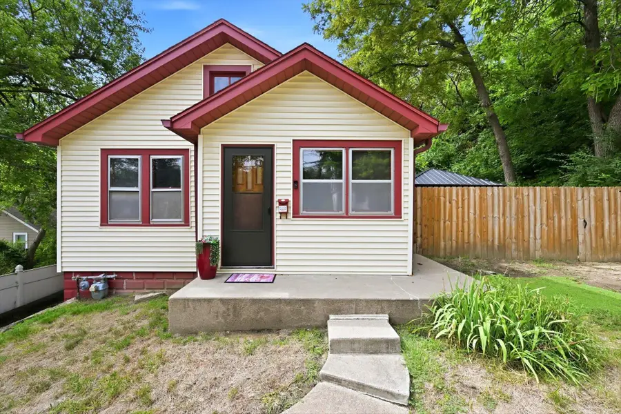 710 Cook Avenue, Council Bluffs, IA 51503 - #2