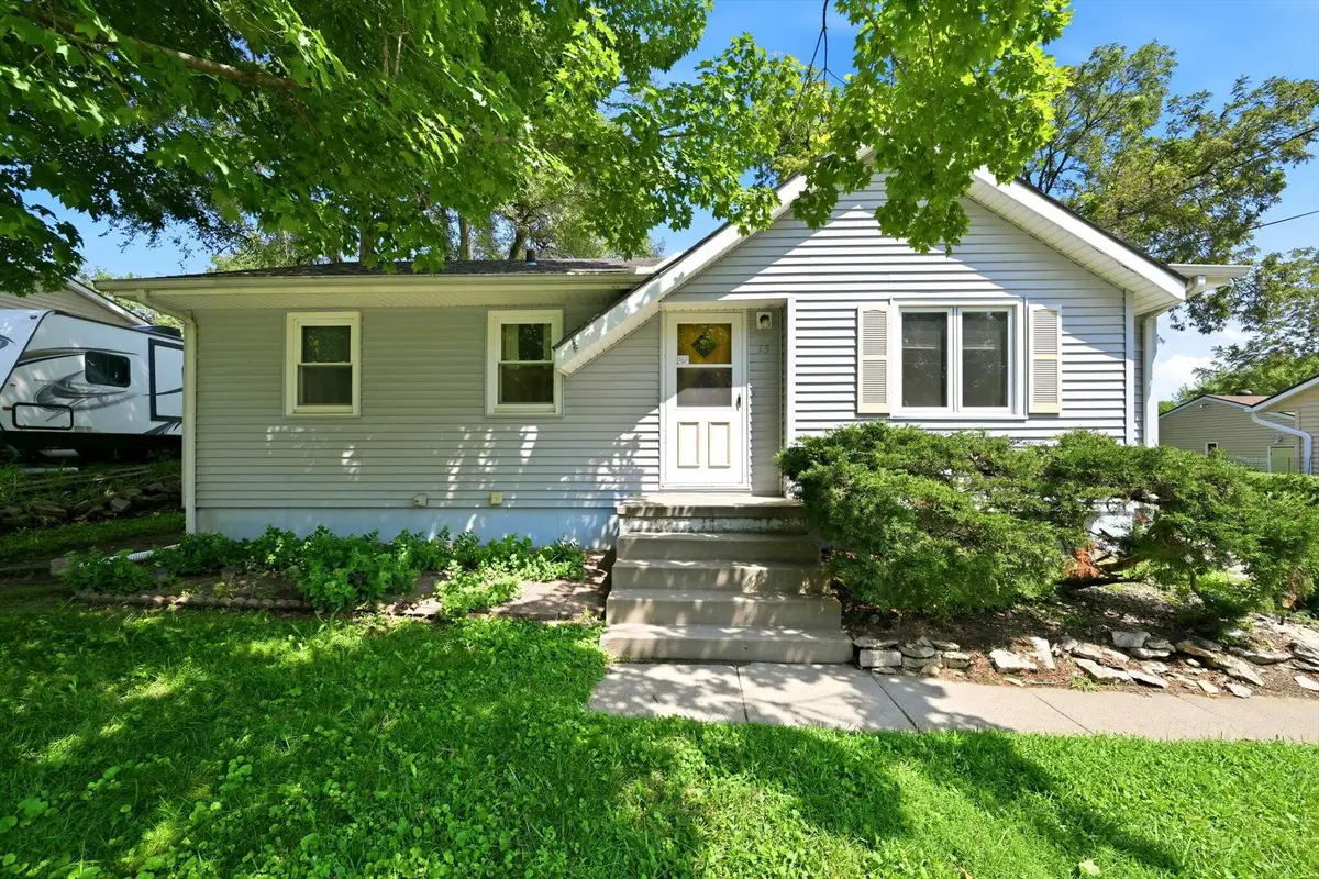 15 Arnold Avenue, Council Bluffs, IA 51503 - #1
