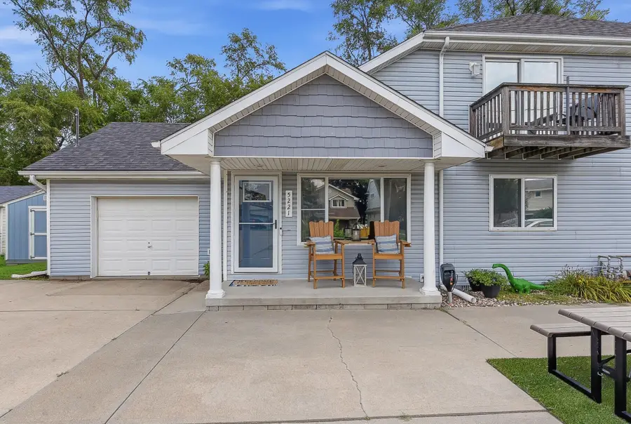 5221 Navajo Street, Council Bluffs, IA 51501 - #3