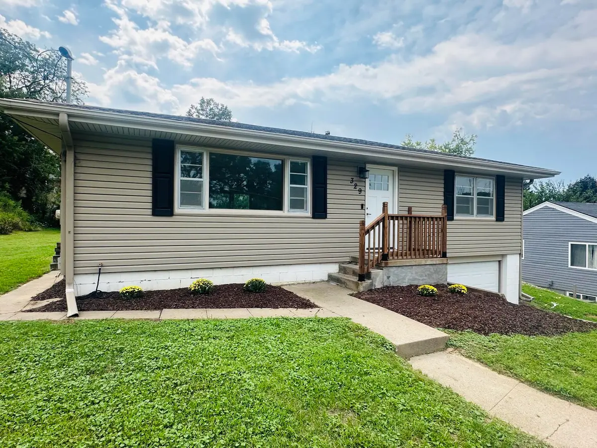 329 Mount Vernon Street, Council Bluffs, IA 51503 - #1