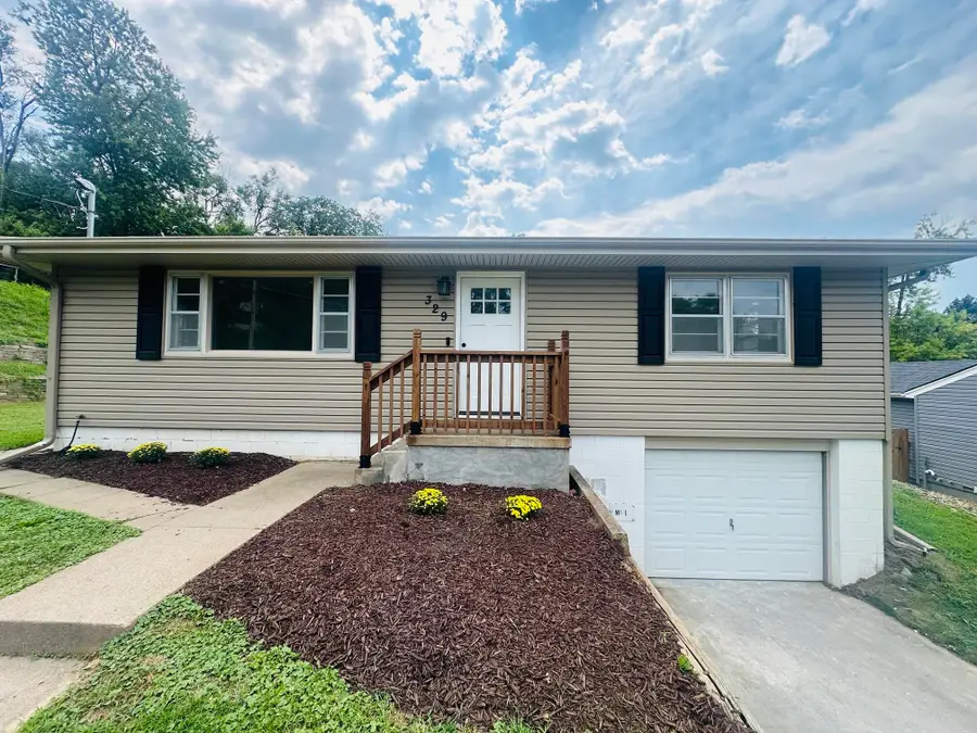 329 Mount Vernon Street, Council Bluffs, IA 51503 - #2