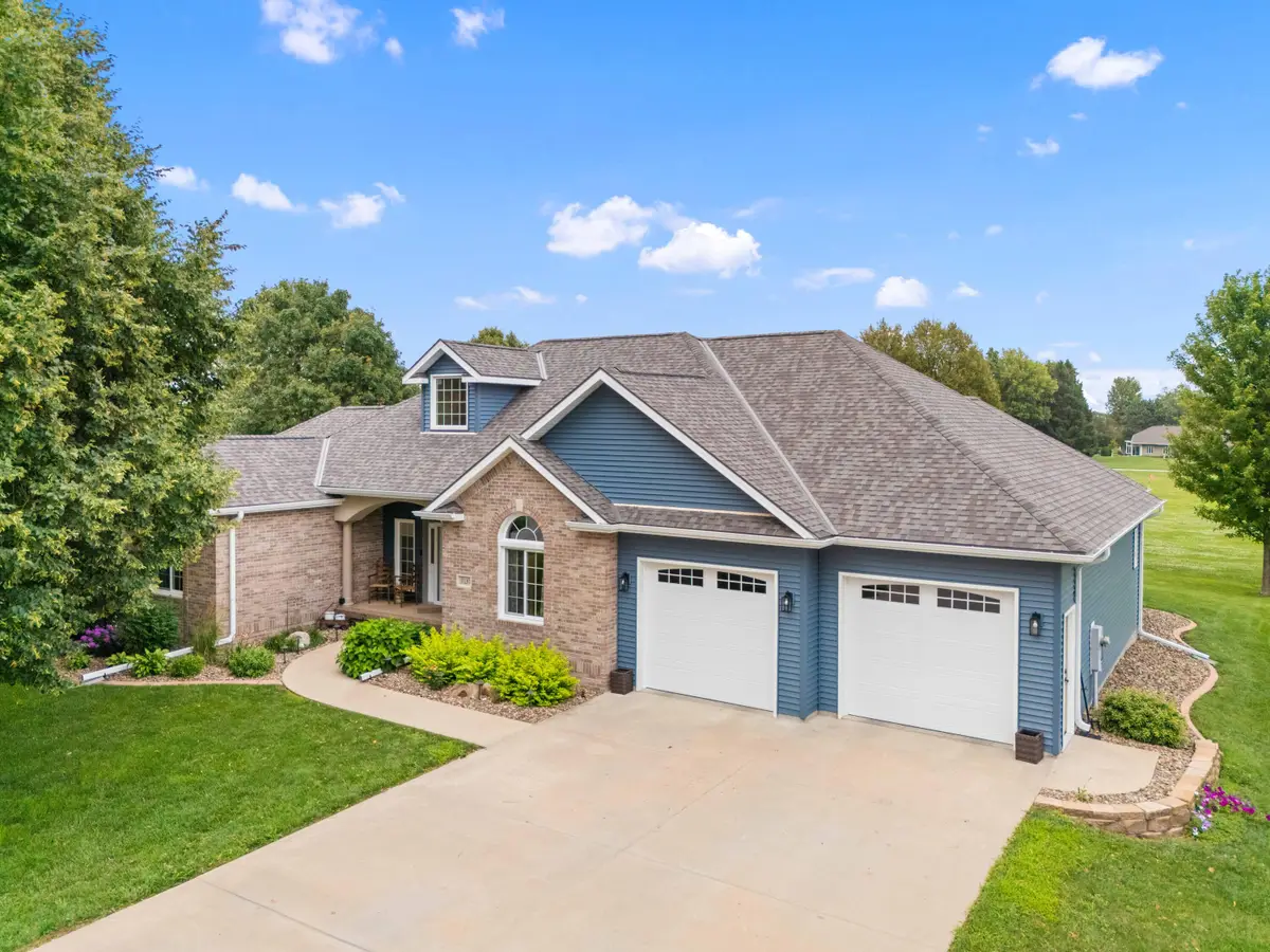 3020 Country Club Parkway, Harlan, IA 51537 - #1