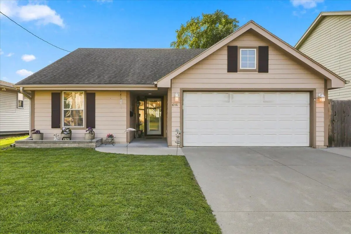 614 N 36th Street, Council Bluffs, IA 51501 - #1