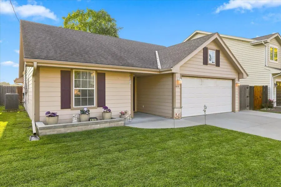 614 N 36th Street, Council Bluffs, IA 51501 - #3